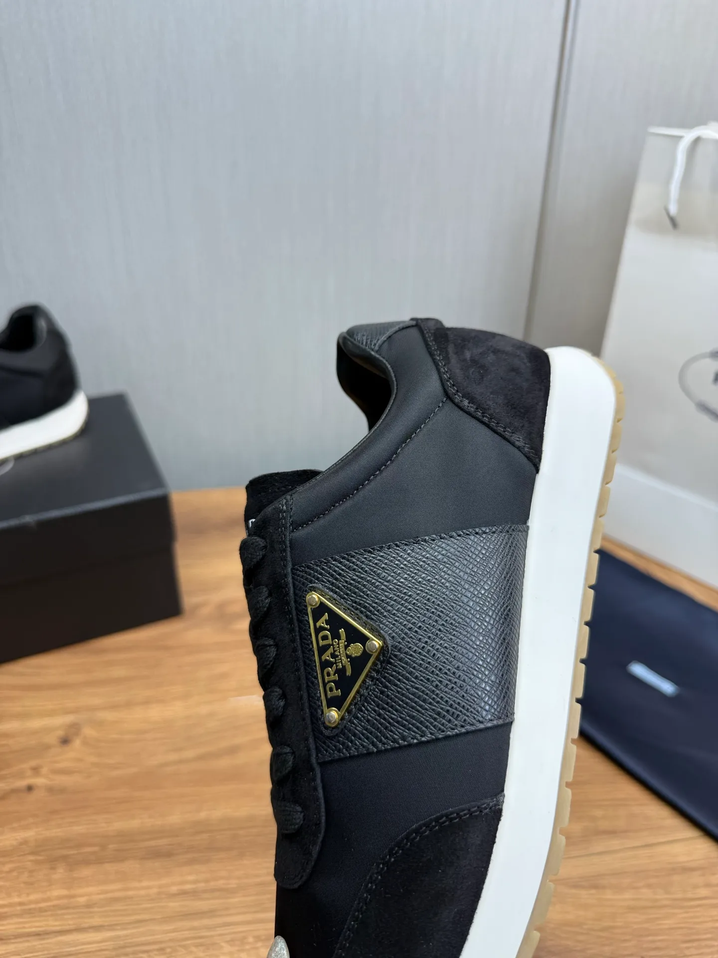 Men's shoes 💰740💰 [PRADA] New models synchronized with the official website, high-quality shipments ✔️Hot-sellers🔥 Original cowhide with imported waterproof fabric + cowhide lining, 1🆚1 replica, original bottom, 38-45 (men's 45 is custom-made and cannot be returned)